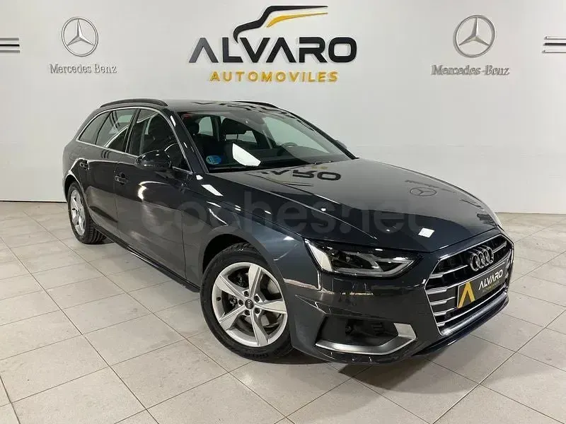 Usado Audi A4 Advanced Plus 136 CV (100 kW) 2022 Gris / plata Familiar