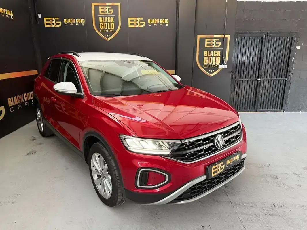 Usado VW T-Roc Life 116 CV (85 kW) 2023 Burdeos SUV