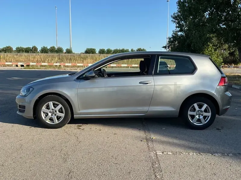 Usado VW Golf VII Edition 105 CV (77 kW) 2014 Gris / plata Berlina