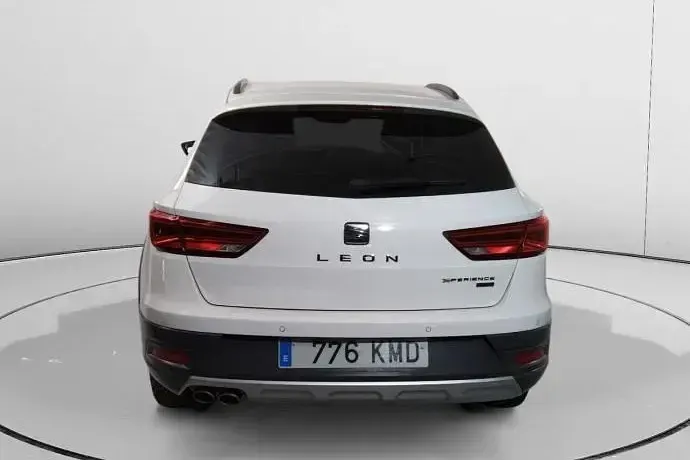 Usado Seat Leon X-Perience 4Drive 151 CV (111 kW) 2018 Blanco Familiar