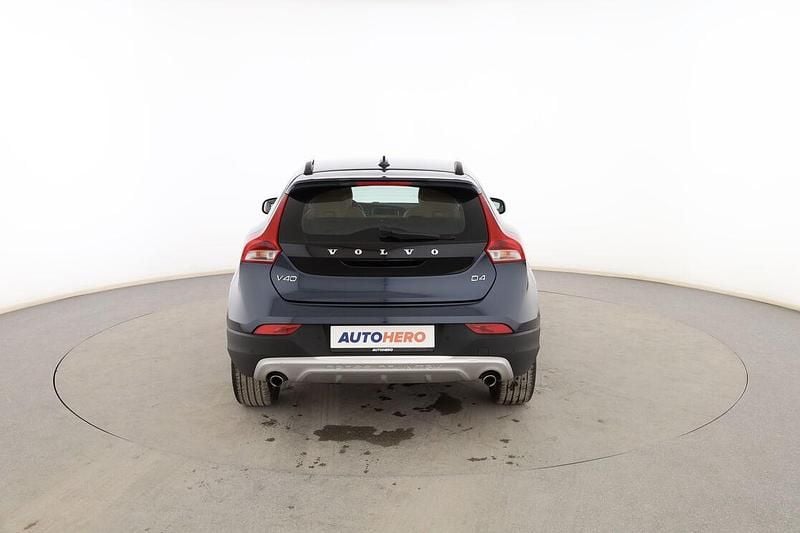 Usado Volvo V40 Summum 190 CV (139 kW) 2016 Azul Utilitario