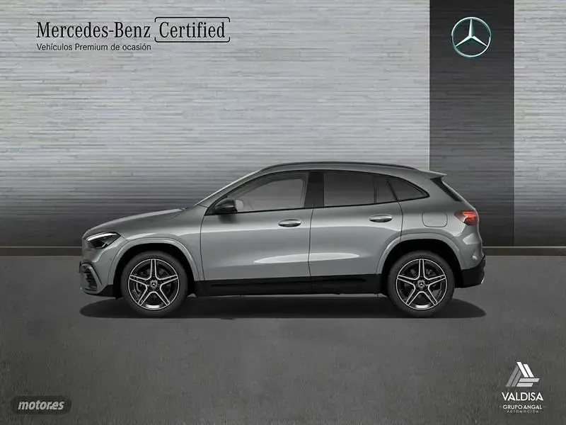 Usado Mercedes GLA250 163 CV (119 kW) 2025 Gris SUV
