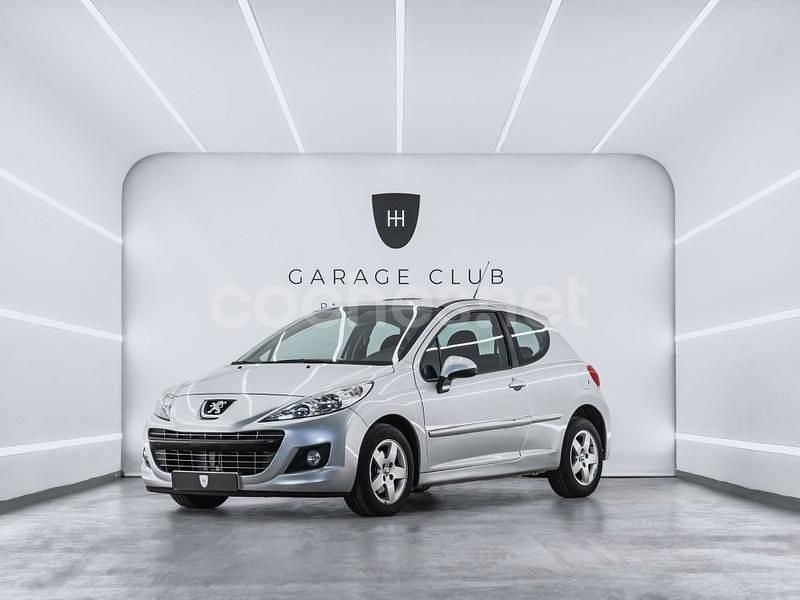 Gris / plata Usado 2011 Peugeot 207 Active Berlina | 6299 € (Precio justo) - Imagen 1/4
