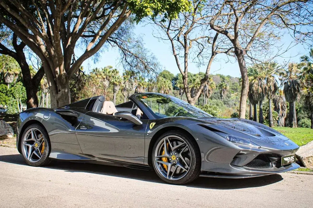 Usado Ferrari F8 721 CV (530 kW) 2021 Gris Descapotable