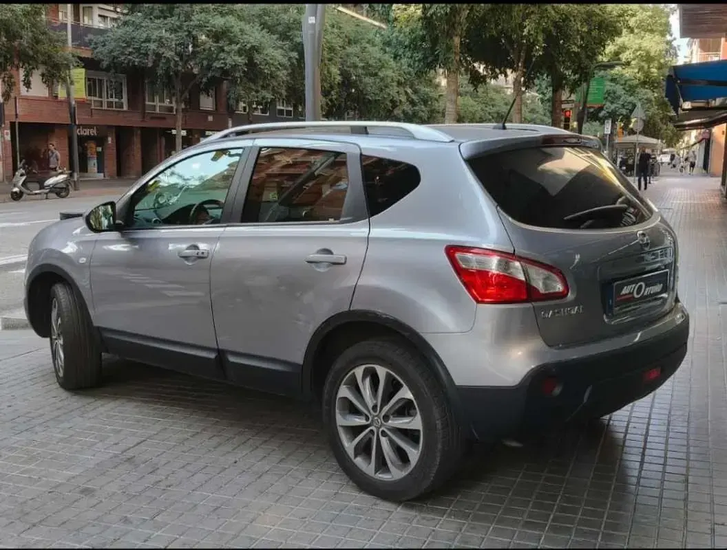 Usado Nissan Qashqai Premium Edition 150 CV (110 kW) 2012 Plateado SUV