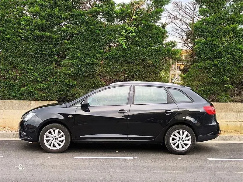 Usado Seat Ibiza ST Style 105 CV (77 kW) 2014 Negro Familiar