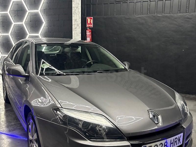 Usado Renault Laguna III Dynamique 110 CV (80 kW) 2012 Gris / plata Berlina