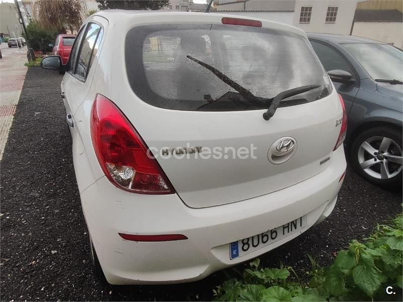 Usado Hyundai i20 90 CV (66 kW) 2013 Blanco Utilitario