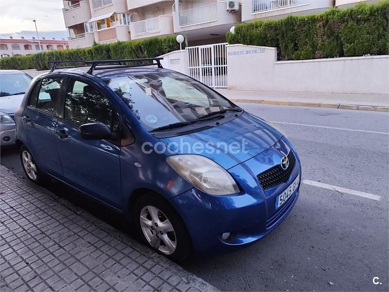 Usado Toyota Yaris 90 CV (66 kW) 2008 Azul Berlina