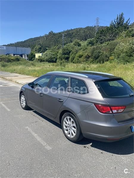 Usado Seat Leon ST Style 105 CV (77 kW) 2015 Gris / plata Familiar