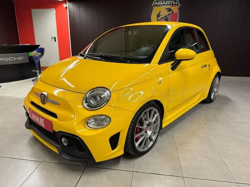 Usado Abarth 595 145 CV (106 kW) 2017 Amarillo Berlina