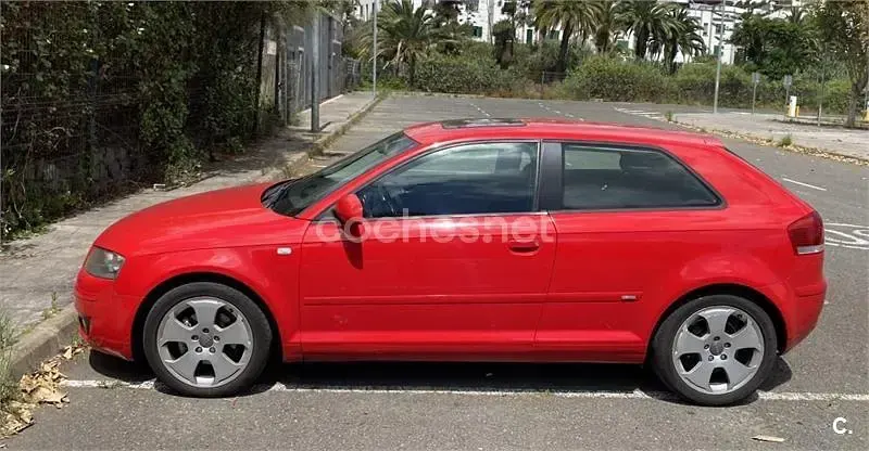 Usado Audi A3 Ambition 150 CV (110 kW) 2005 Rojo Utilitario