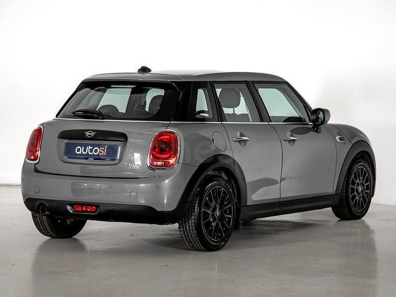 Usado Mini ONE 102 CV (75 kW) 2019 Gris Utilitario