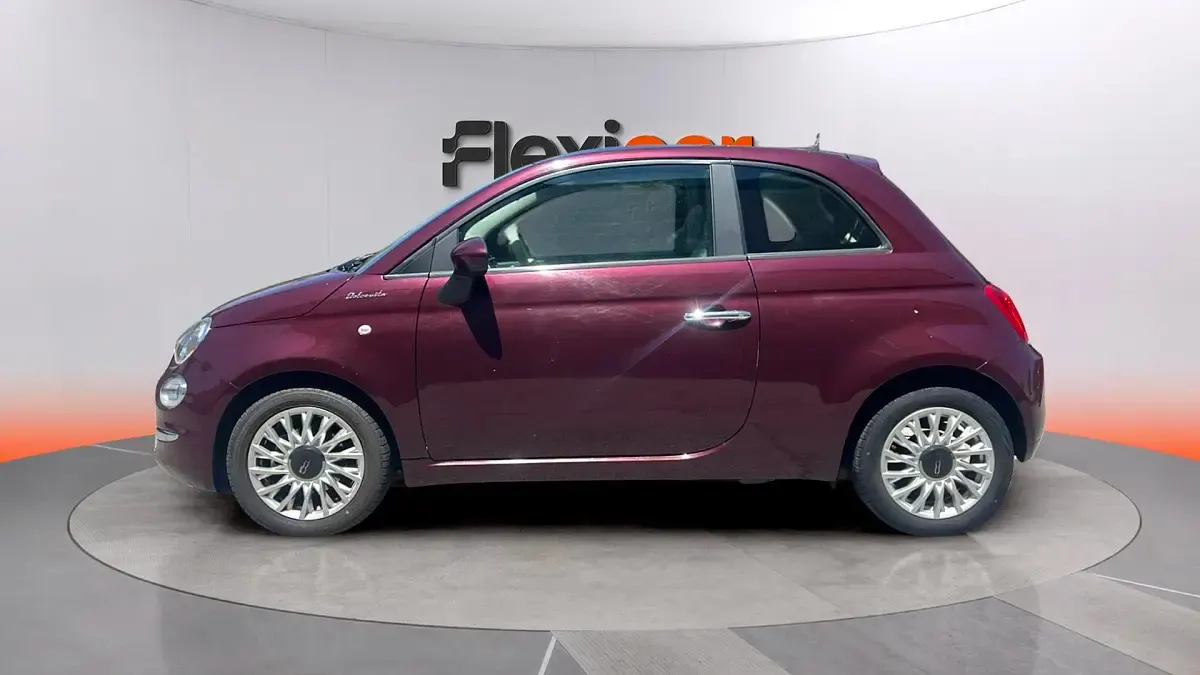 Usado Fiat 500 Dolcevita 71 CV (52 kW) 2021 Granate Berlina
