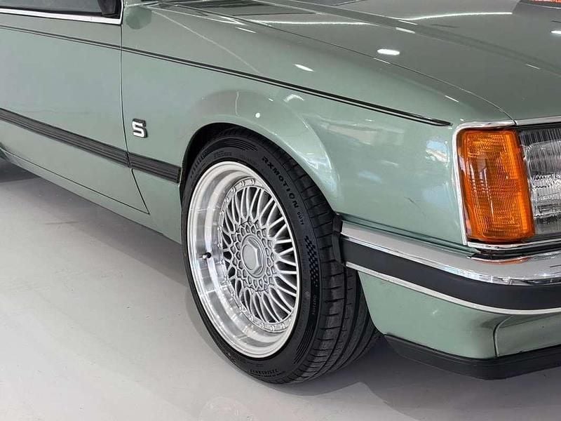 Usado Opel Monza 179 CV (131 kW) 1981 Verde Coupe