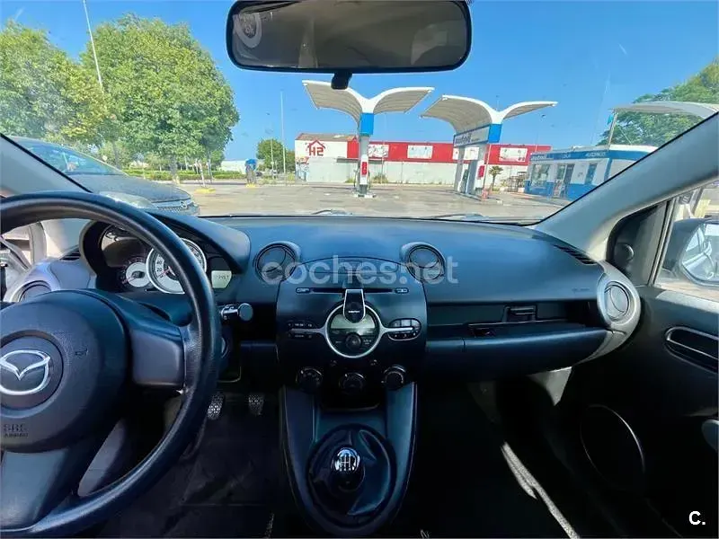 Usado Mazda 2 Active 68 CV (50 kW) 2008 Negro Utilitario