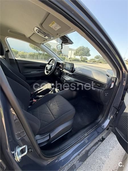 Usado Hyundai Bayon 100 CV (73 kW) 2024 Gris / plata SUV