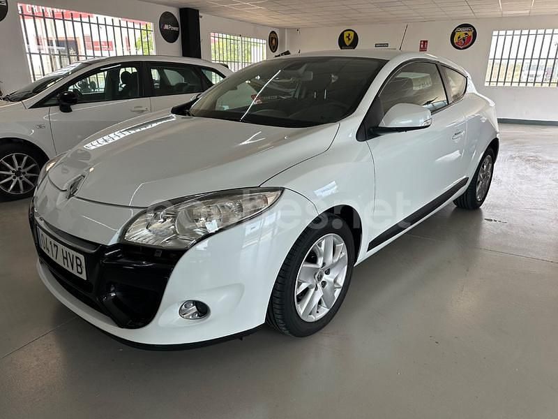 Blanco Usado 2013 Renault Mégane III Dynamique Berlina | 7900 € (Precio justo) - Imagen 1/4