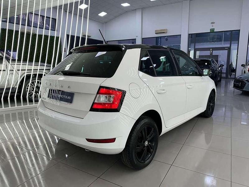 Usado Skoda Fabia Ambition 110 CV (80 kW) 2022 Blanco Utilitario
