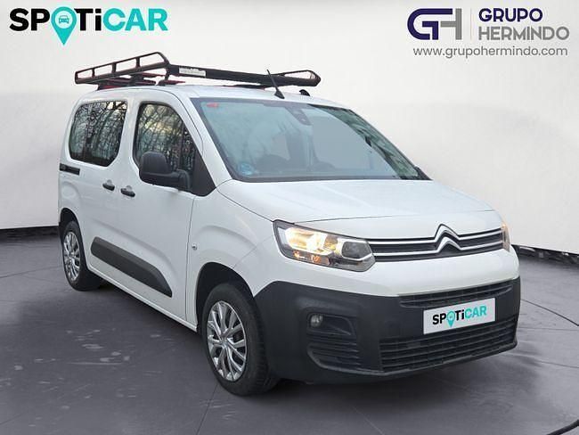 Usado Citroën Berlingo Live 100 CV (73 kW) 2021 Blanco Monovolumen
