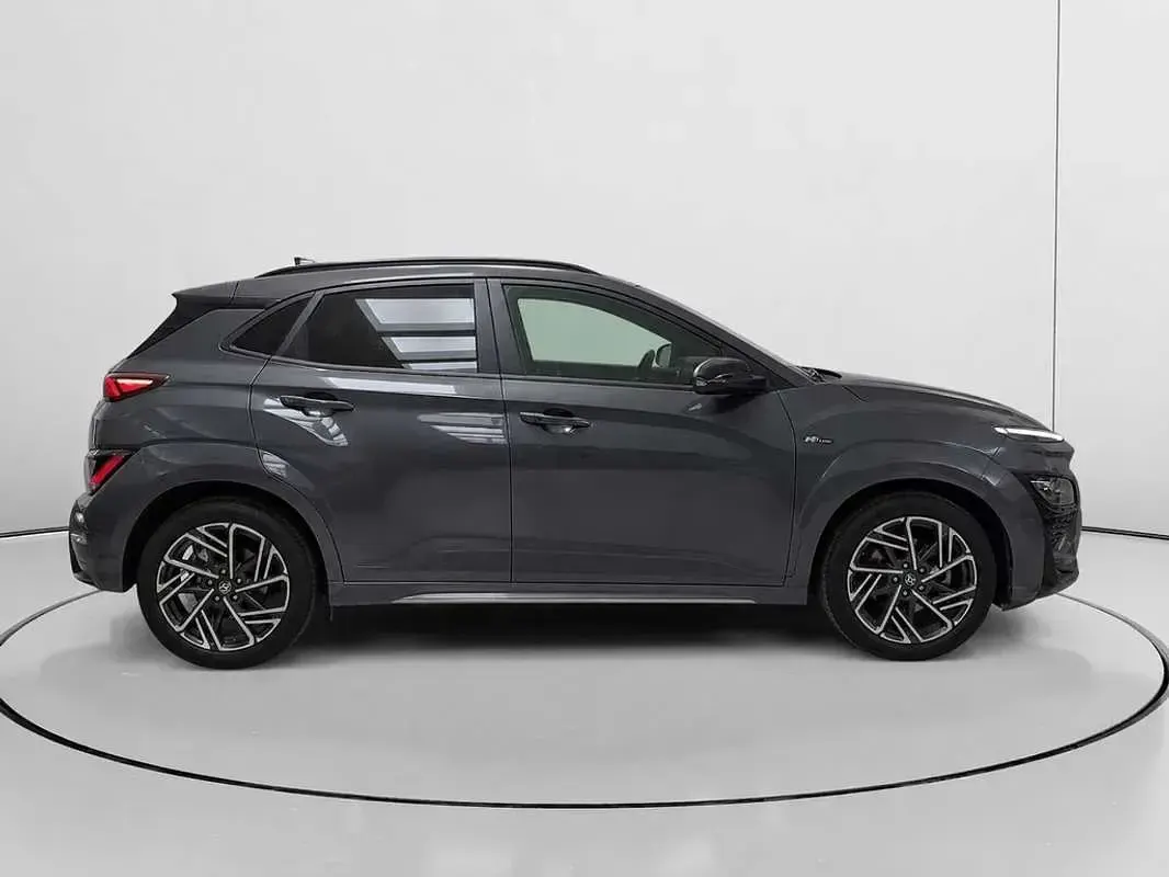 Usado Hyundai Kona N Line 120 CV (88 kW) 2023 Gris SUV