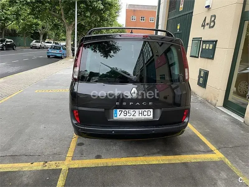 Usado Renault Grand Espace Initiale 175 CV (128 kW) 2011 Negro Monovolumen