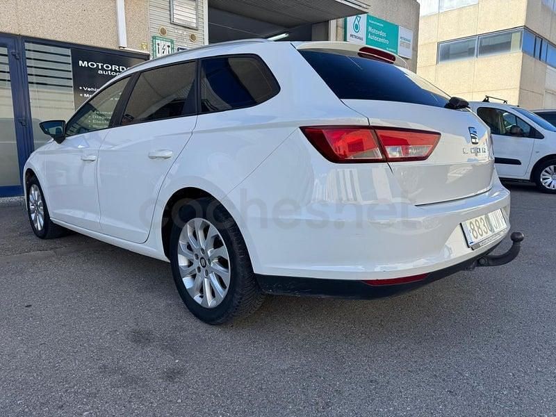 Usado Seat Leon Style 110 CV (80 kW) 2017 Blanco Familiar
