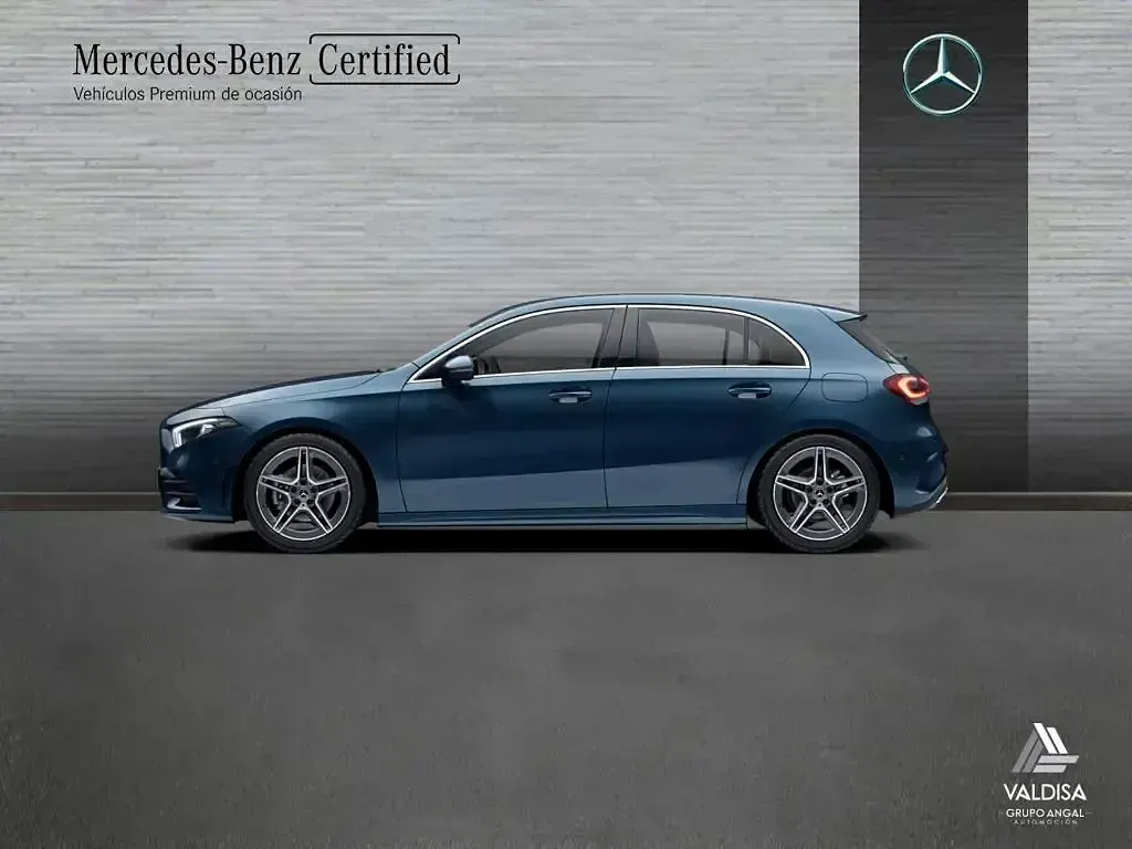 Usado Mercedes A200 AMG line 150 CV (110 kW) 2022 Azul denim Berlina