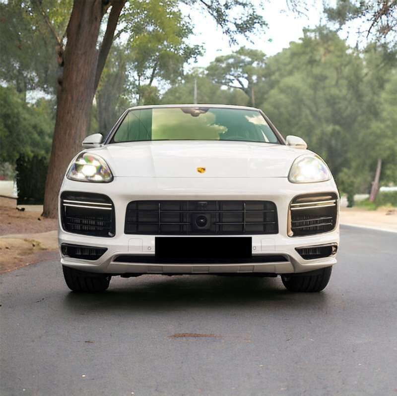 Blanco Usado 2023 Porsche Cayenne Turbo S SUV | 173.300 € - Imagen 1/4