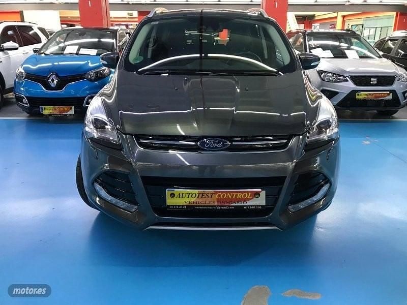 Usado Ford Kuga Titanium 150 CV (110 kW) 2016 Gris SUV