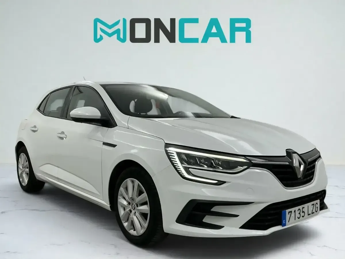 Usado Renault Mégane II Intens 115 CV (84 kW) 2022 Blanco Berlina