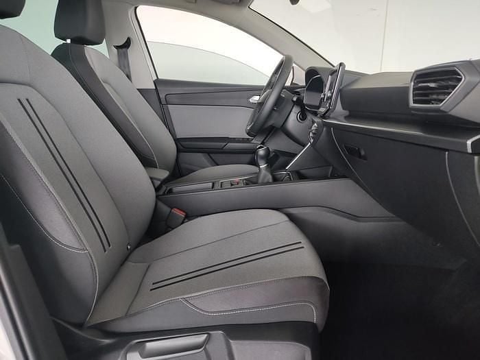 Usado Seat Leon Style 110 CV (80 kW) 2024 Gris