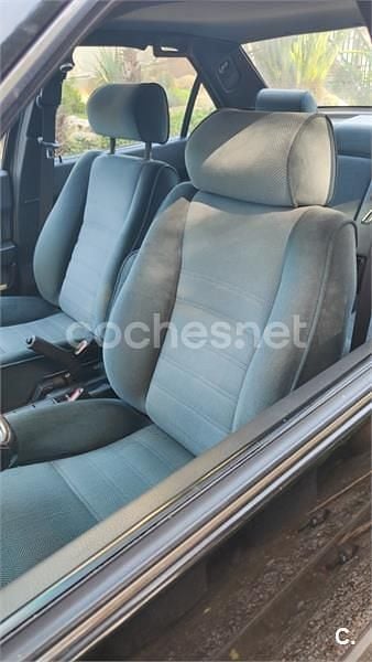 Usado Alfa Romeo 164 146 CV (107 kW) 1989 Negro Berlina