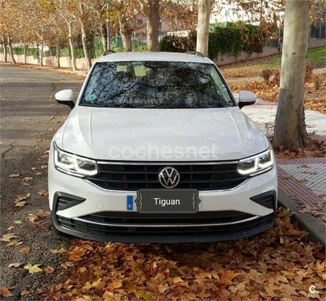 Usado VW Tiguan Life 150 CV (110 kW) 2021 Azul SUV