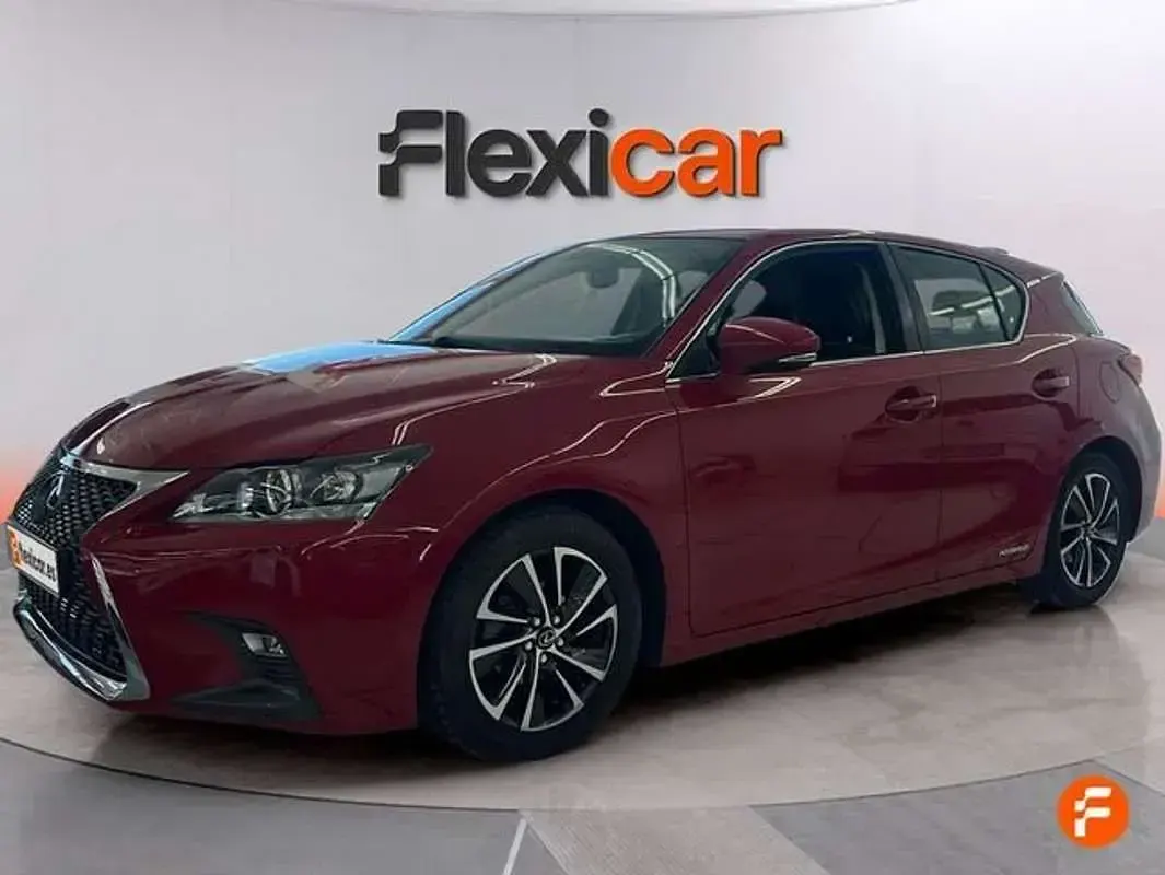 Usado Lexus CT200h Business Edition 136 CV (100 kW) 2020 Rojo Utilitario