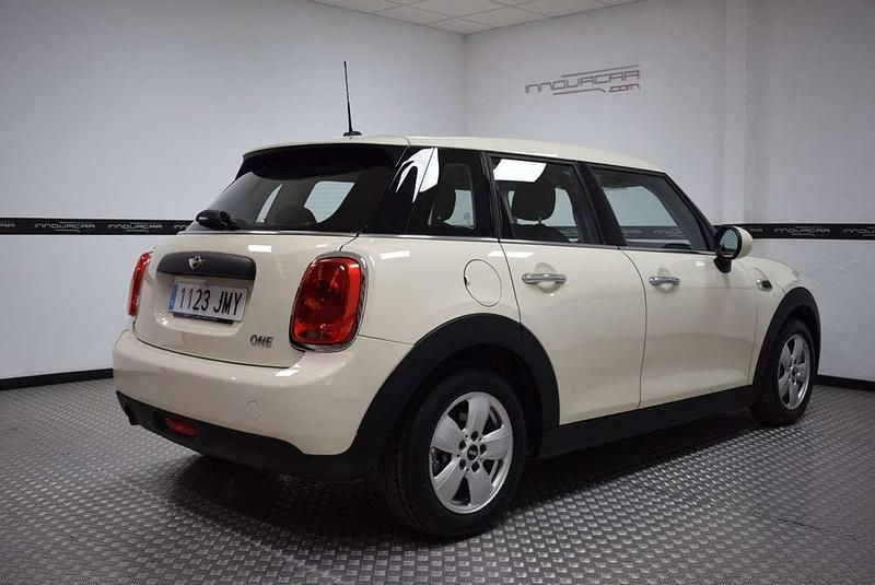 Usado Mini ONE 102 CV (75 kW) 2016 Beige Utilitario