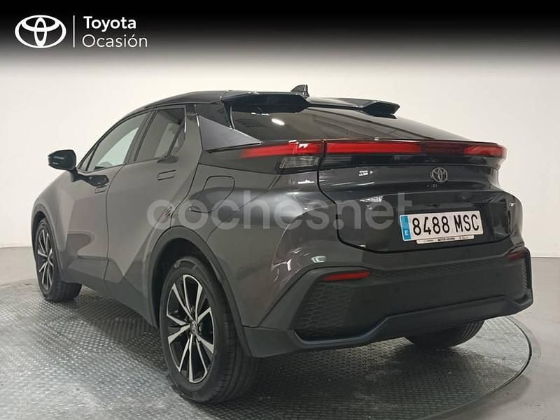 Usado Toyota C-HR Advance 140 CV (102 kW) 2024 Gris / plata SUV