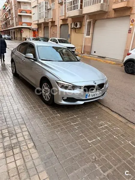 Usado BMW 318 143 CV (105 kW) 2014 Gris / plata Berlina