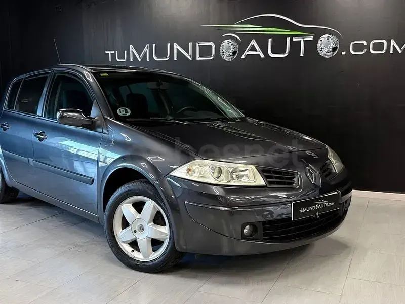 Usado Renault Mégane Extreme 105 CV (77 kW) 2008 Gris / plata Berlina