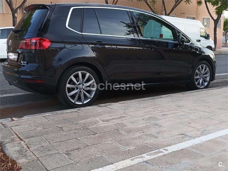 Usado VW Golf Sportsvan Sportline 150 CV (110 kW) 2016 Negro Monovolumen