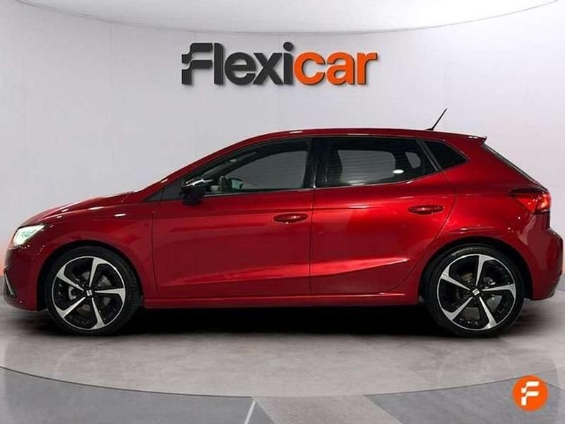 Usado Seat Ibiza FR 150 CV (110 kW) 2023 Rojo Utilitario