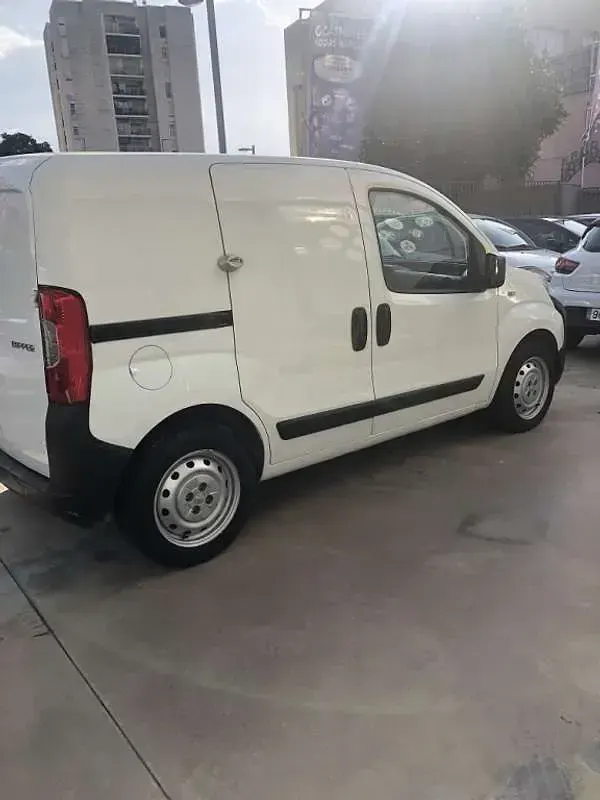 Usado Peugeot TePee Style 75 CV (55 kW) 2016 Blanco Van