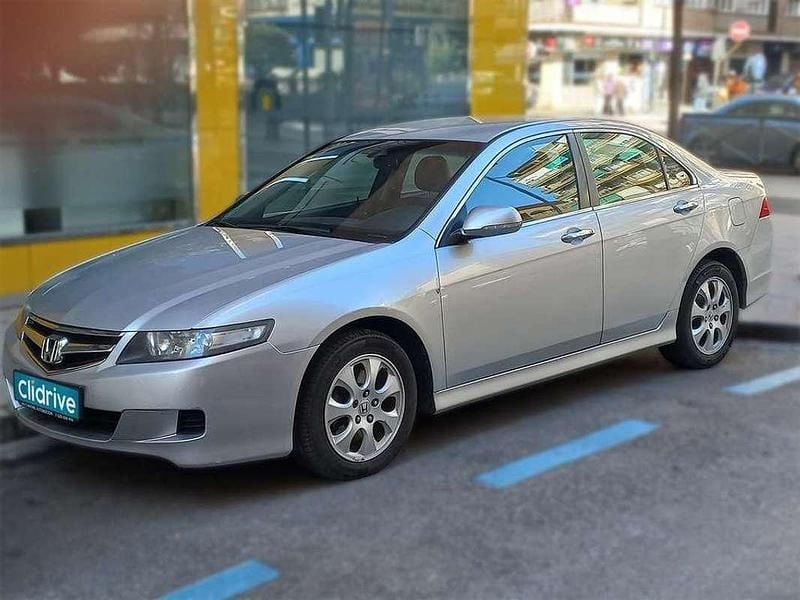 Usado Honda Accord Elegance 156 CV (114 kW) 2007 Gris / plata Berlina