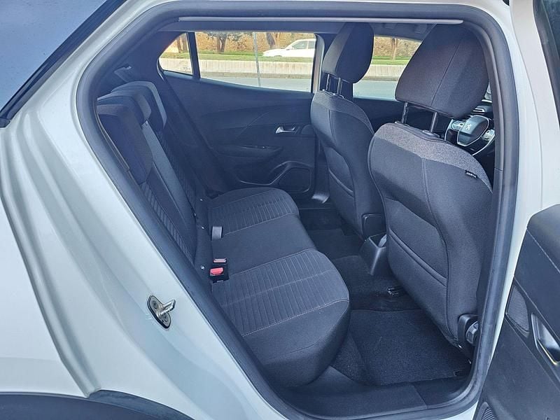 Usado Peugeot 2008 Active 110 CV (80 kW) 2021 Blanco SUV
