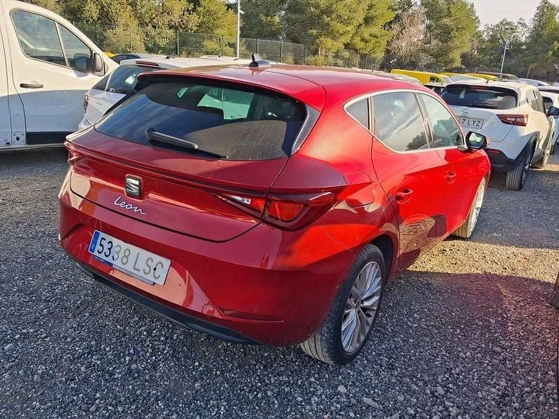 Usado Seat Leon XCELLENCE 150 CV (110 kW) 2021 Rojo Utilitario