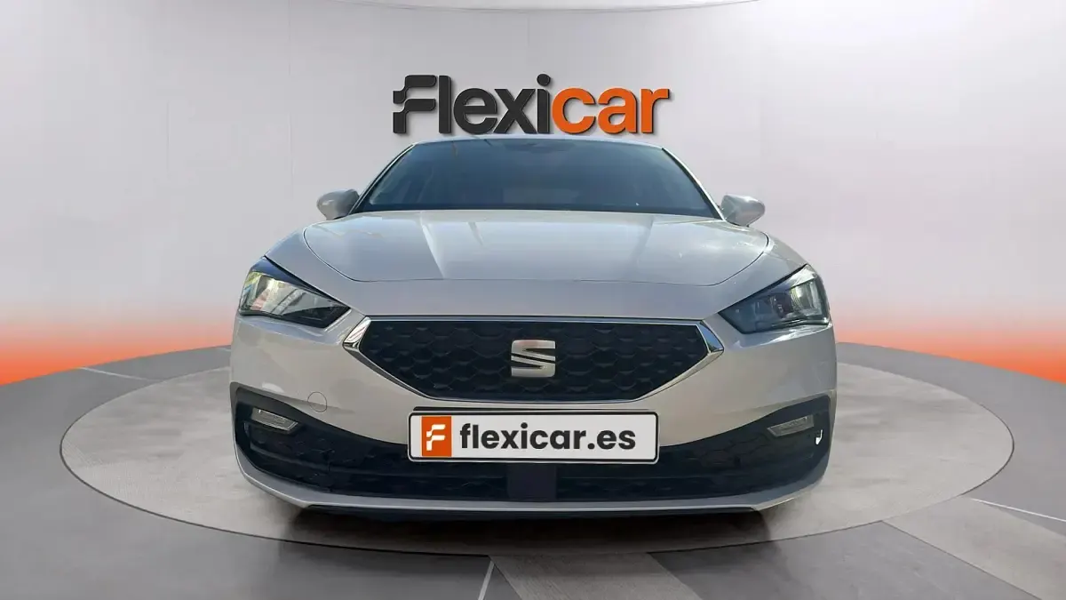 Usado Seat Leon Reference 116 CV (85 kW) 2022 Blanco Berlina