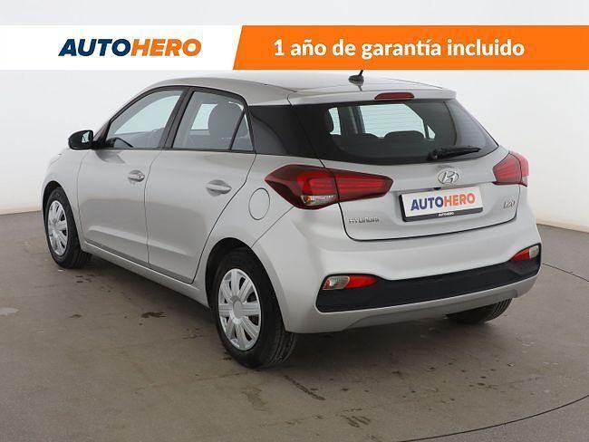 Usado Hyundai i20 85 CV (62 kW) 2020 Gris Berlina