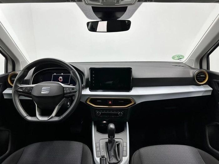 Blanco Usado 2024 Seat Arona Style SUV | 20.900 € (Un poco caro) - Imagen 1/2