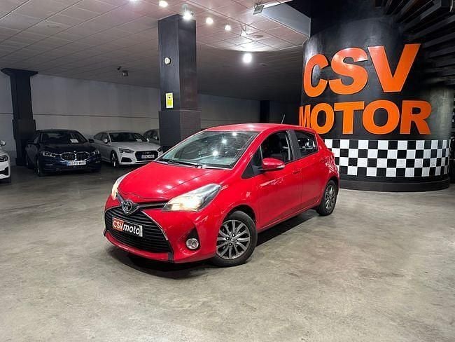 Usado Toyota Yaris Active 99 CV (72 kW) 2017 Rojo Utilitario