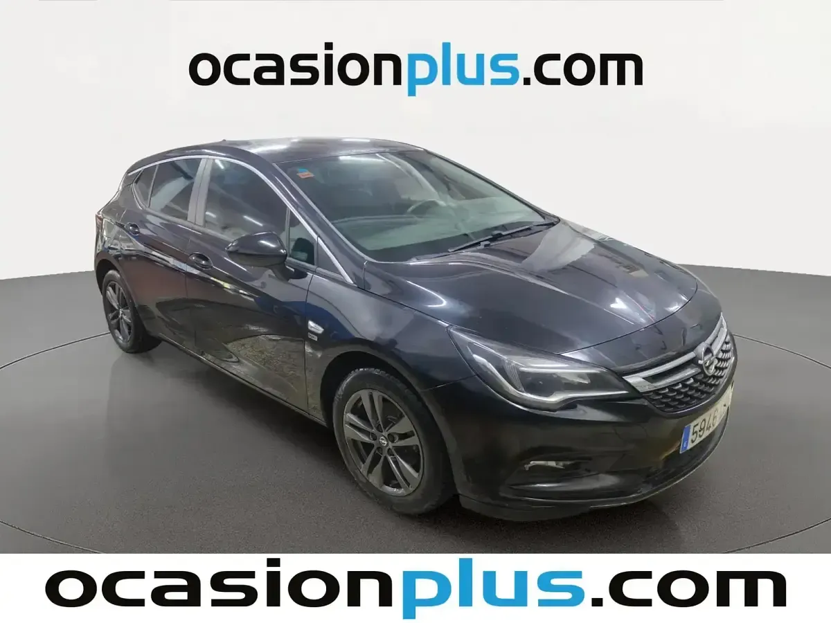 Usado Opel Astra 110 CV (80 kW) 2019 Negro Berlina